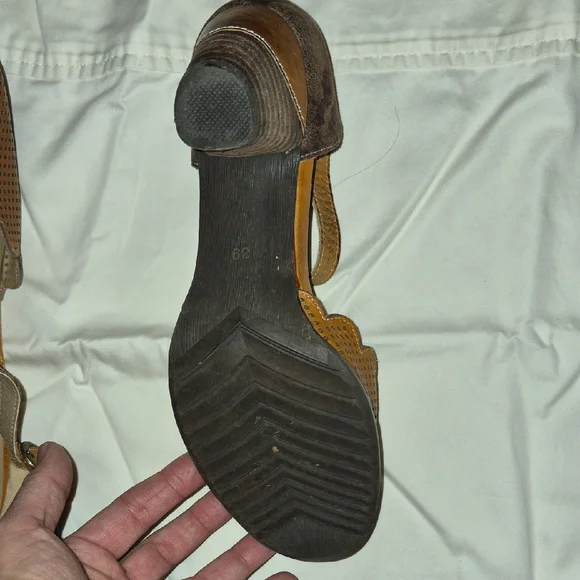 L'ARTISTE Brown Perforated Scallop Ankle-Strap Heels - Picture 5 of 7